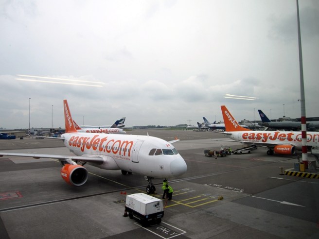 買了便宜的easyjet機票，坐八時多的飛機。雖然是便宜了不少，但要注要時間太早沒有地鐵(Tube)，所以要找巴士先到Liverpool Street Station，再坐第一班火車到Stansted機場 (http://www.stanstedairport.com/transport-and-directions/stansted-to-central-london)