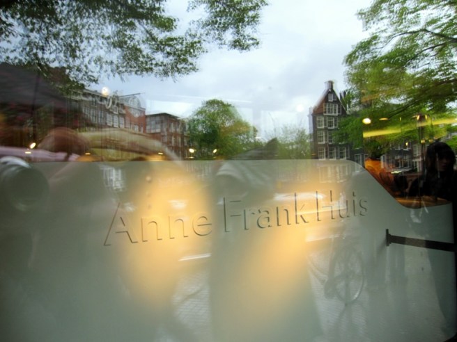 路過Anne Frank的故居，因為看過集中營，所以沒有買票入場