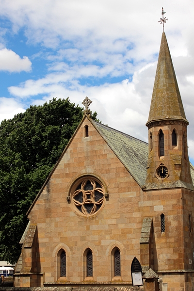 Ross也是一個美麗的小鎮，看完我們坐多一個多小時的車就到Hobart了