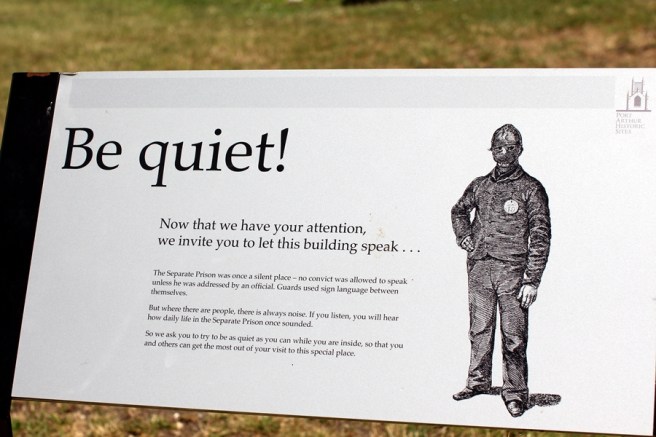 其中一個監獄維持著本來的內貌，值得一看