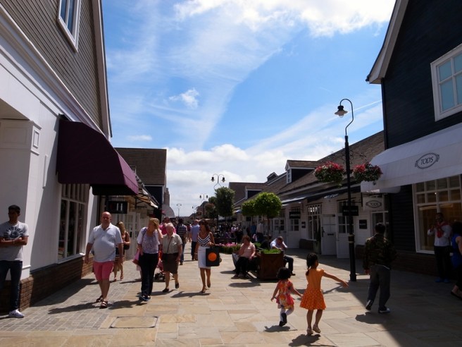 天氣很好，當是到郊外走走也好