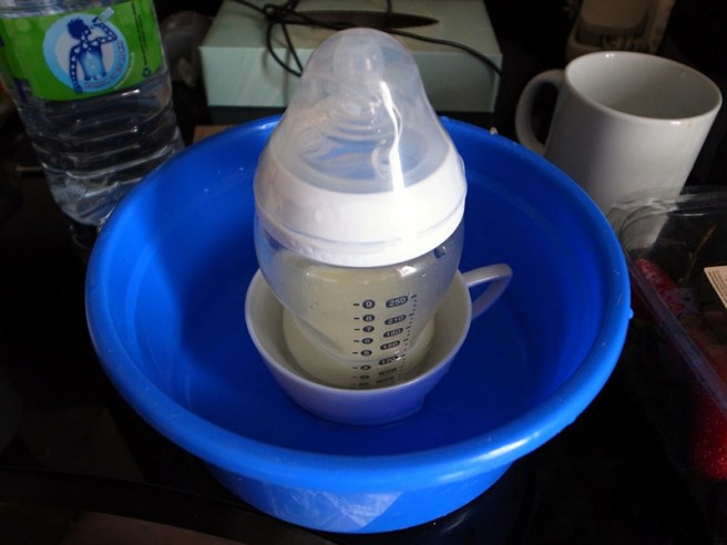 暖奶用咖啡杯和小水盤