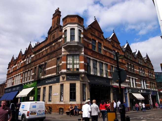 很有名的咖啡店Monmouth - http://www.monmouthcoffee.co.uk/shops/the-borough