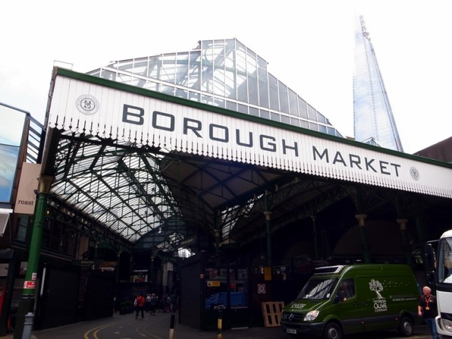 係London Bridge旁就是Borough Market，去買一杯咖啡