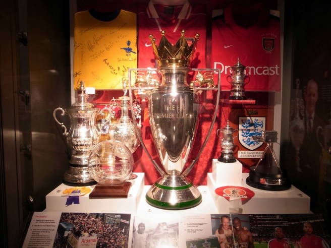 有很多阿仙奴珍貴球衣，獎杯和歷史片段讓阿仙奴球迷重溫