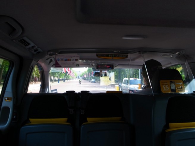 再坐的士到酒店